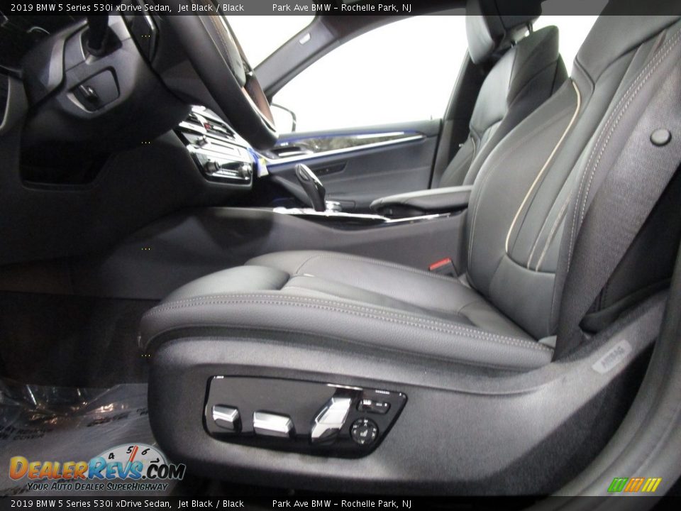 2019 BMW 5 Series 530i xDrive Sedan Jet Black / Black Photo #9