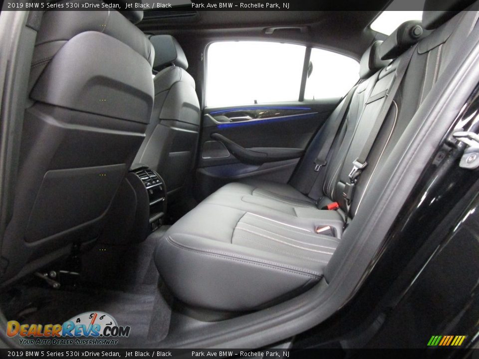 2019 BMW 5 Series 530i xDrive Sedan Jet Black / Black Photo #12