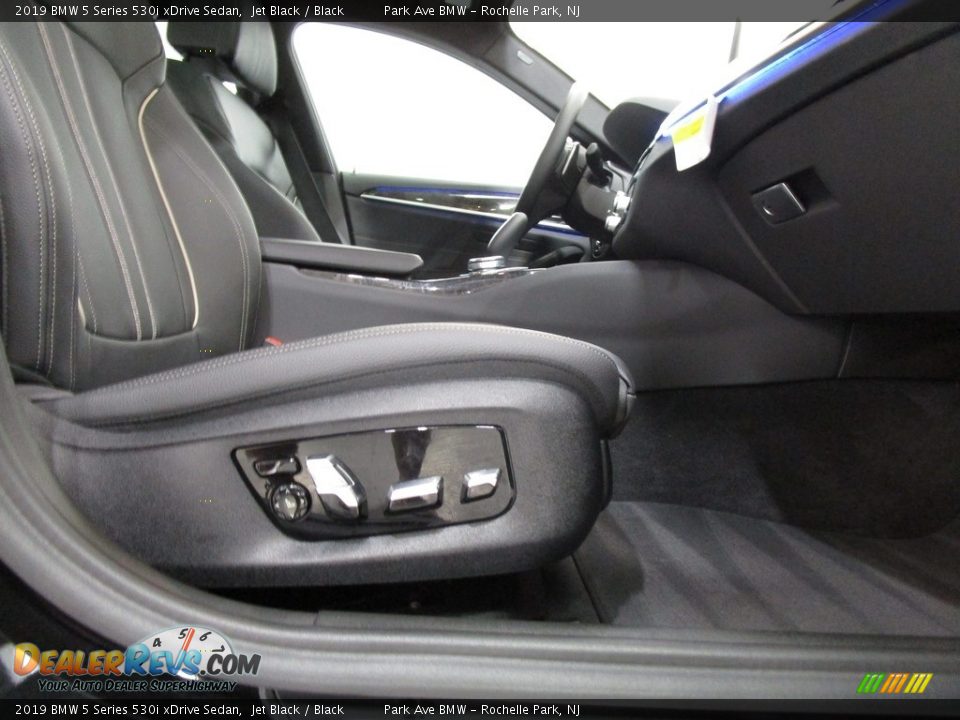 2019 BMW 5 Series 530i xDrive Sedan Jet Black / Black Photo #15