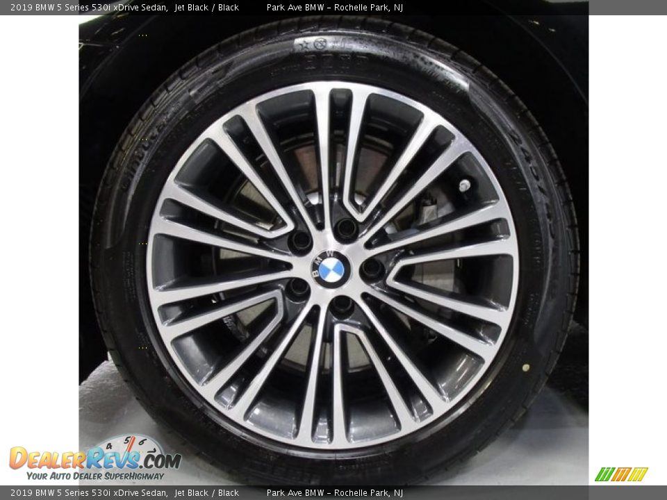 2019 BMW 5 Series 530i xDrive Sedan Jet Black / Black Photo #28