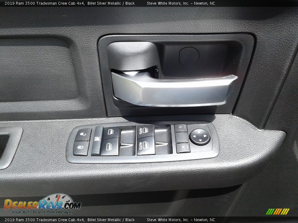 2019 Ram 3500 Tradesman Crew Cab 4x4 Billet Silver Metallic / Black Photo #9