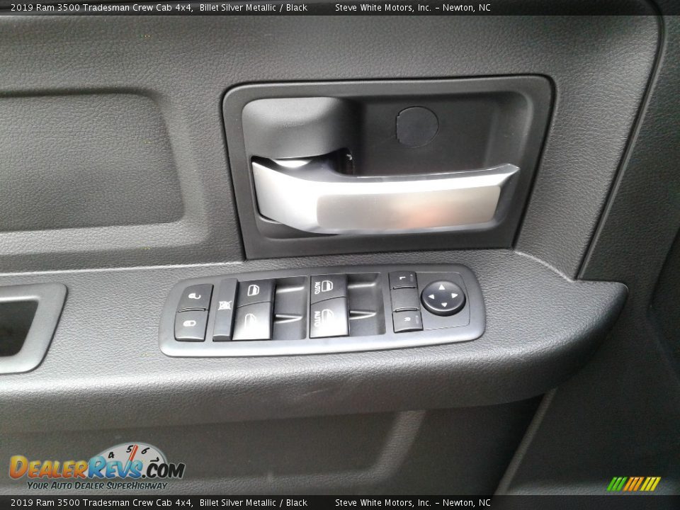 2019 Ram 3500 Tradesman Crew Cab 4x4 Billet Silver Metallic / Black Photo #10