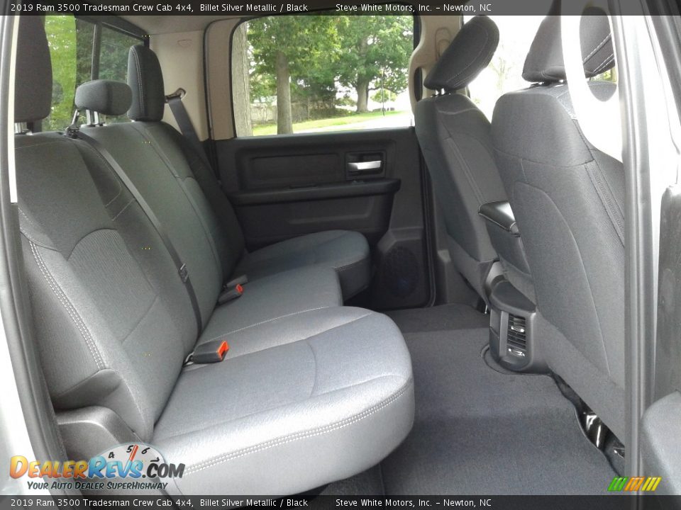 2019 Ram 3500 Tradesman Crew Cab 4x4 Billet Silver Metallic / Black Photo #14