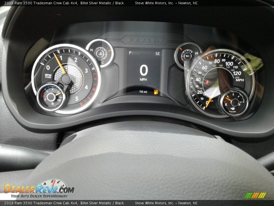 2019 Ram 3500 Tradesman Crew Cab 4x4 Billet Silver Metallic / Black Photo #18