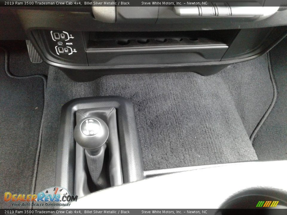 2019 Ram 3500 Tradesman Crew Cab 4x4 Billet Silver Metallic / Black Photo #23