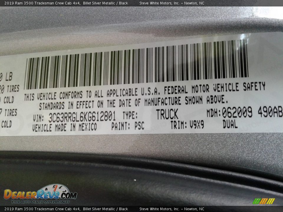 2019 Ram 3500 Tradesman Crew Cab 4x4 Billet Silver Metallic / Black Photo #28