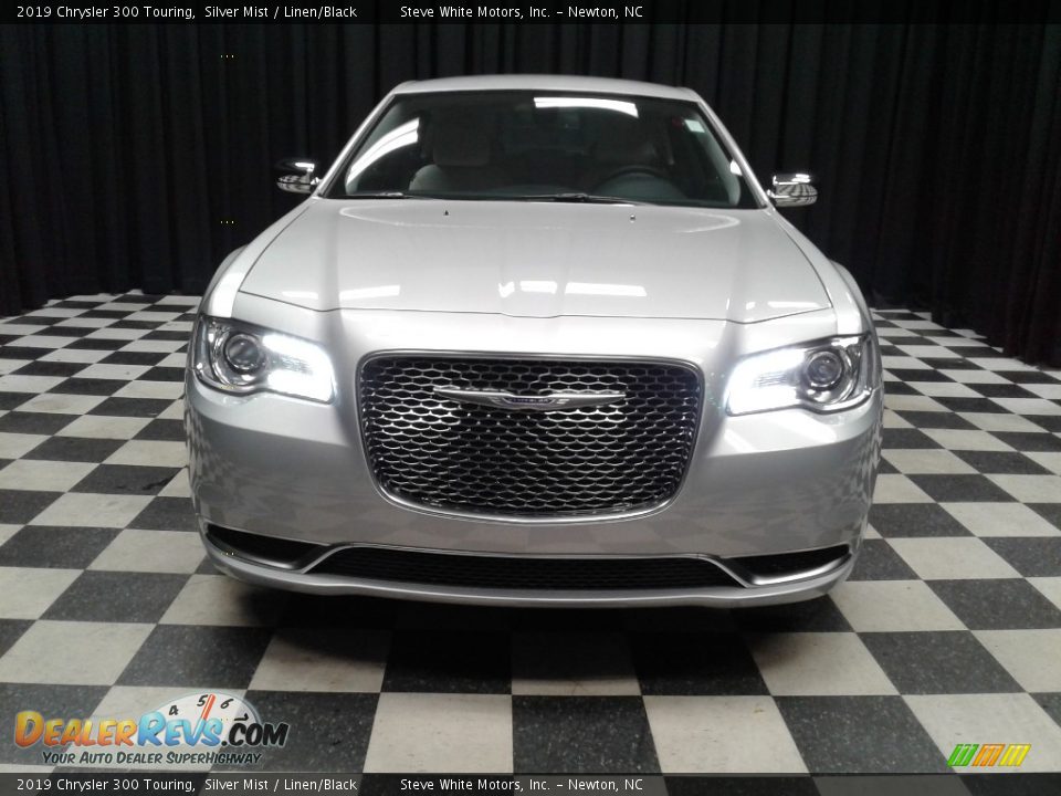 2019 Chrysler 300 Touring Silver Mist / Linen/Black Photo #3