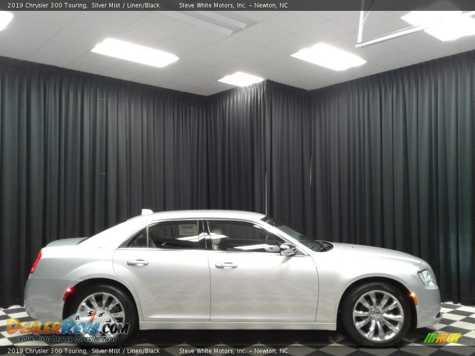 2019 Chrysler 300 Touring Silver Mist / Linen/Black Photo #5