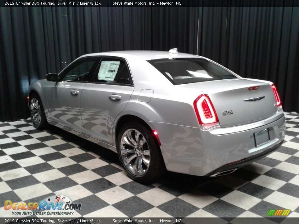 2019 Chrysler 300 Touring Silver Mist / Linen/Black Photo #8