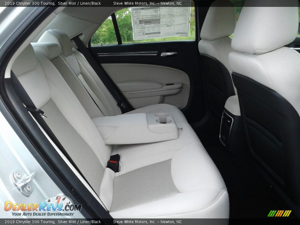 2019 Chrysler 300 Touring Silver Mist / Linen/Black Photo #13