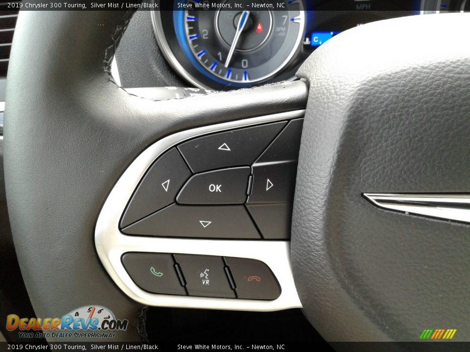 2019 Chrysler 300 Touring Silver Mist / Linen/Black Photo #16