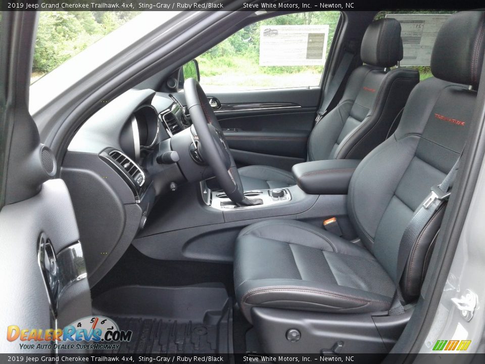 Ruby Red/Black Interior - 2019 Jeep Grand Cherokee Trailhawk 4x4 Photo #10