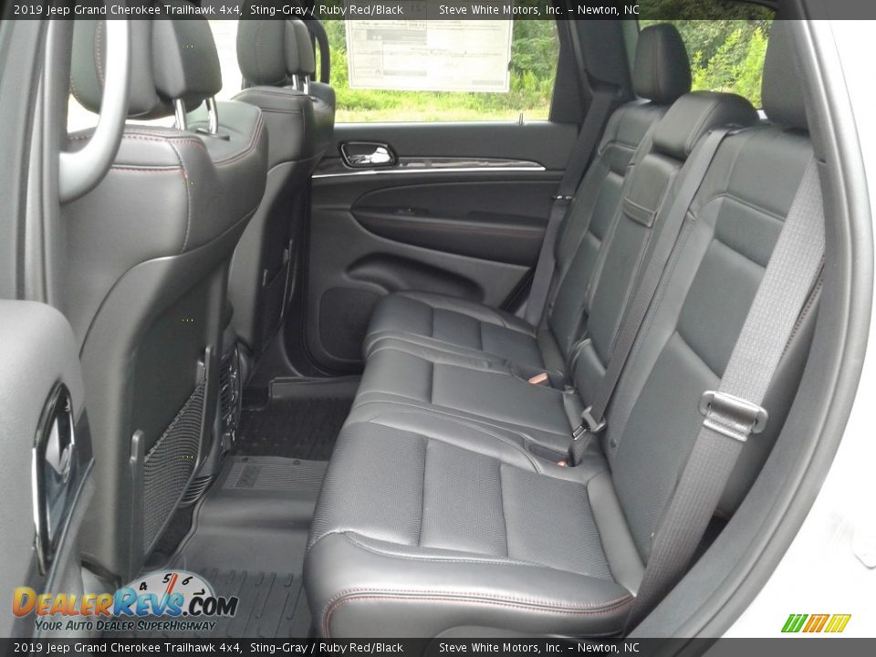 Rear Seat of 2019 Jeep Grand Cherokee Trailhawk 4x4 Photo #11