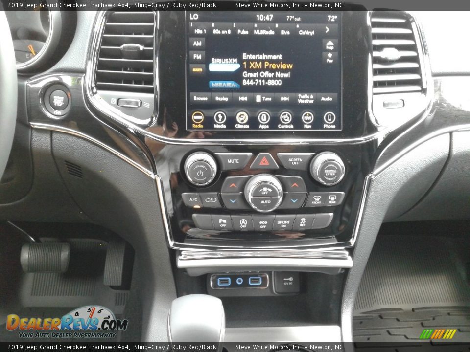 Controls of 2019 Jeep Grand Cherokee Trailhawk 4x4 Photo #22
