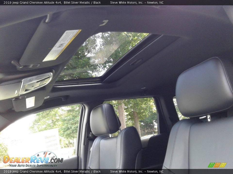 2019 Jeep Grand Cherokee Altitude 4x4 Billet Silver Metallic / Black Photo #32