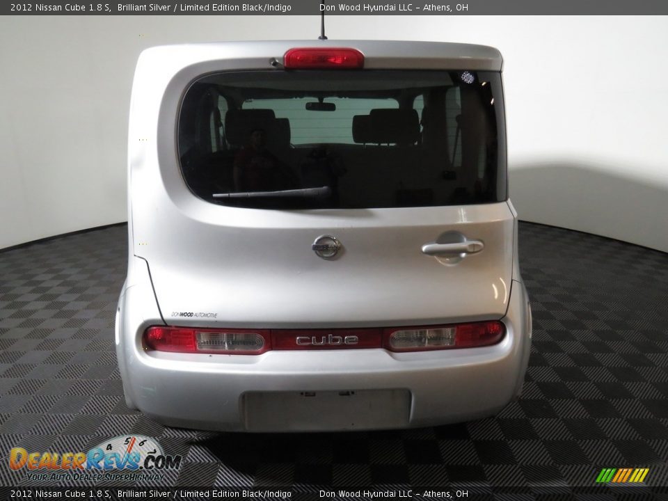 2012 Nissan Cube 1.8 S Brilliant Silver / Limited Edition Black/Indigo Photo #11