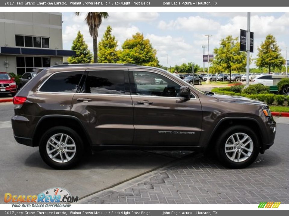 2017 Jeep Grand Cherokee Laredo Walnut Brown Metallic / Black/Light Frost Beige Photo #8