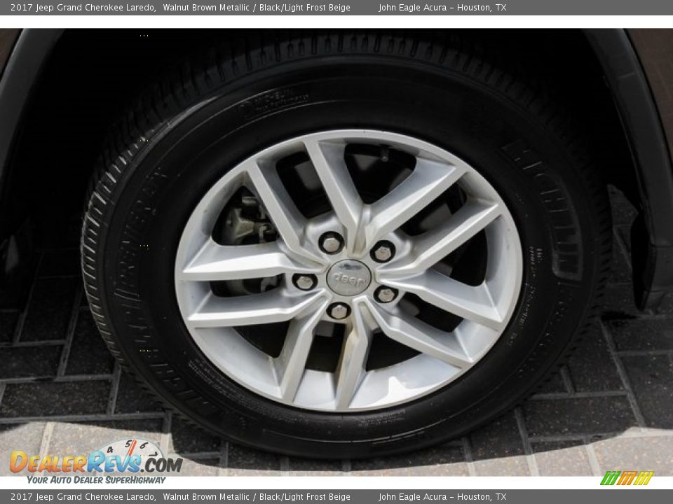 2017 Jeep Grand Cherokee Laredo Walnut Brown Metallic / Black/Light Frost Beige Photo #10