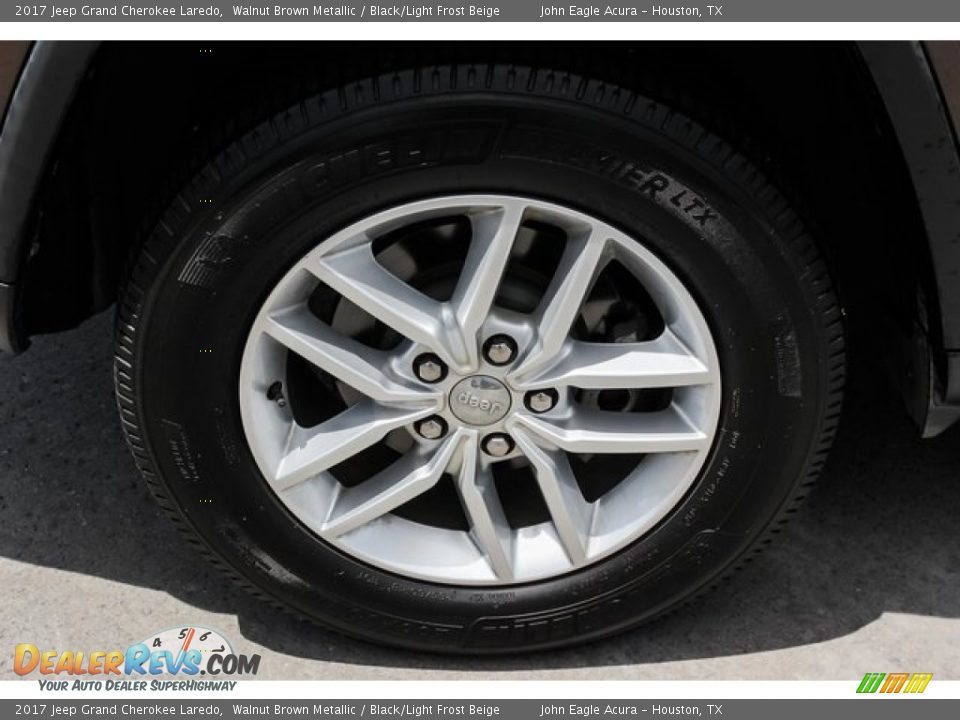 2017 Jeep Grand Cherokee Laredo Walnut Brown Metallic / Black/Light Frost Beige Photo #11