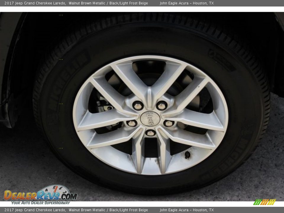 2017 Jeep Grand Cherokee Laredo Walnut Brown Metallic / Black/Light Frost Beige Photo #13