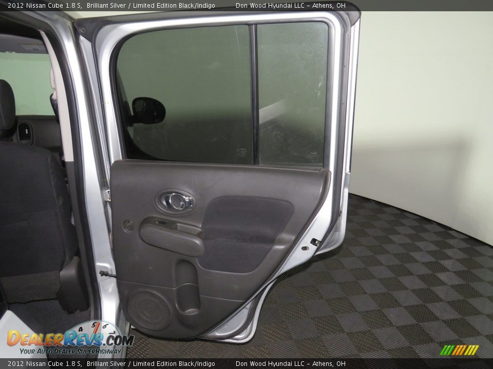 2012 Nissan Cube 1.8 S Brilliant Silver / Limited Edition Black/Indigo Photo #24