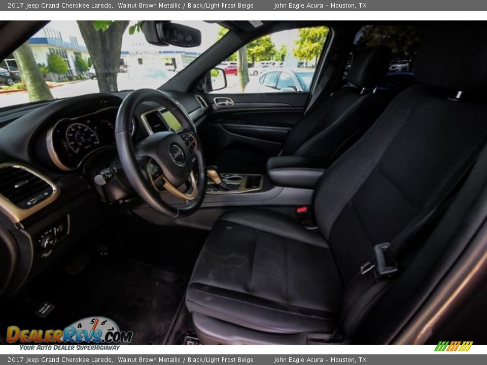 2017 Jeep Grand Cherokee Laredo Walnut Brown Metallic / Black/Light Frost Beige Photo #18