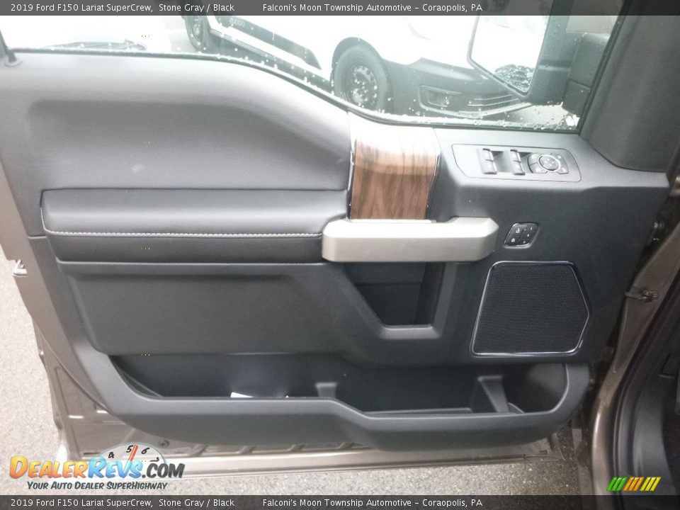 Door Panel of 2019 Ford F150 Lariat SuperCrew Photo #11