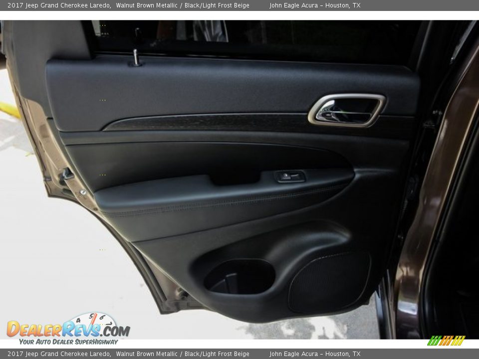 2017 Jeep Grand Cherokee Laredo Walnut Brown Metallic / Black/Light Frost Beige Photo #19