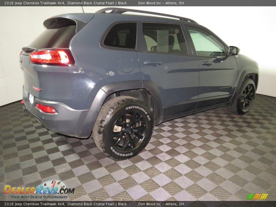 2018 Jeep Cherokee Trailhawk 4x4 Diamond Black Crystal Pearl / Black Photo #15