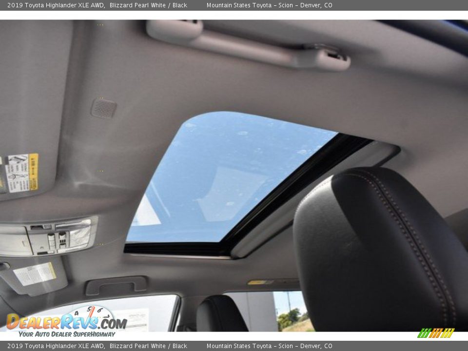 2019 Toyota Highlander XLE AWD Blizzard Pearl White / Black Photo #8