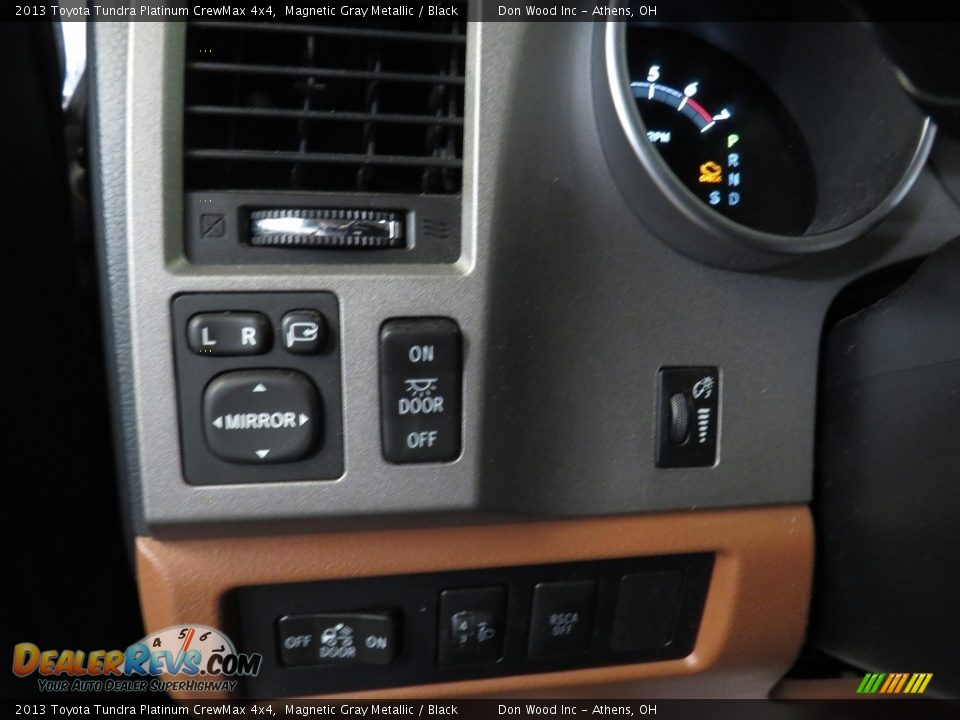 2013 Toyota Tundra Platinum CrewMax 4x4 Magnetic Gray Metallic / Black Photo #32