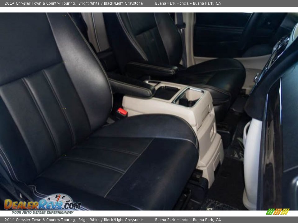 2014 Chrysler Town & Country Touring Bright White / Black/Light Graystone Photo #25