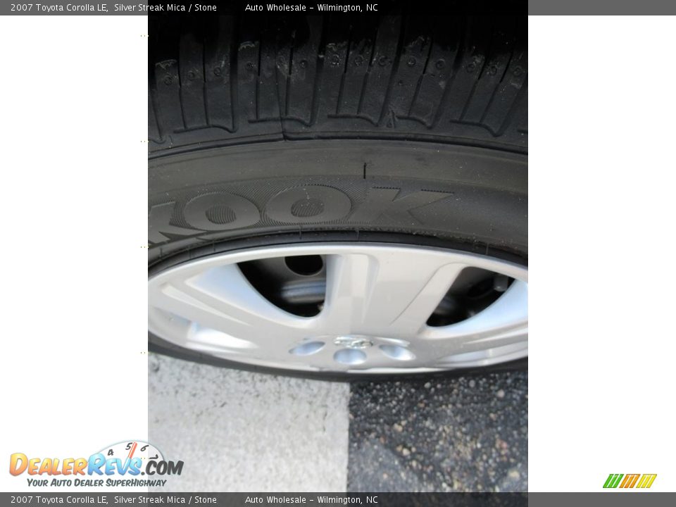 2007 Toyota Corolla LE Silver Streak Mica / Stone Photo #10