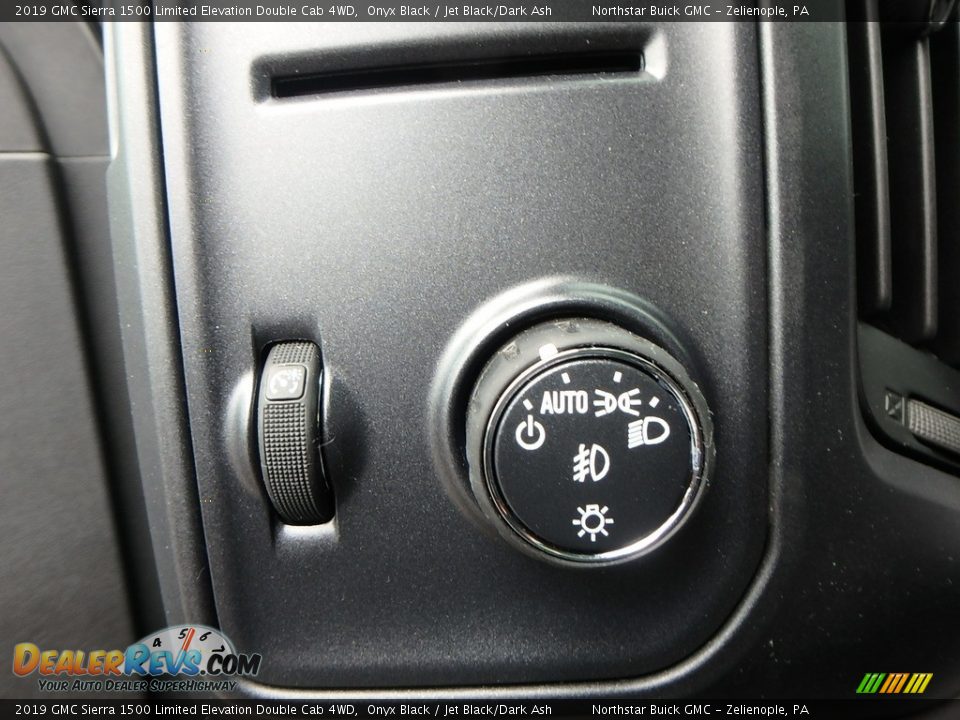 2019 GMC Sierra 1500 Limited Elevation Double Cab 4WD Onyx Black / Jet Black/Dark Ash Photo #14
