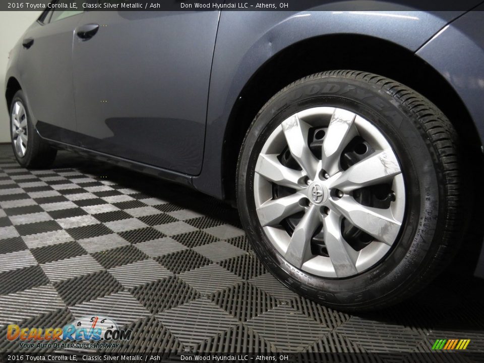 2016 Toyota Corolla LE Classic Silver Metallic / Ash Photo #3