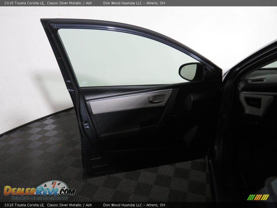 2016 Toyota Corolla LE Classic Silver Metallic / Ash Photo #16