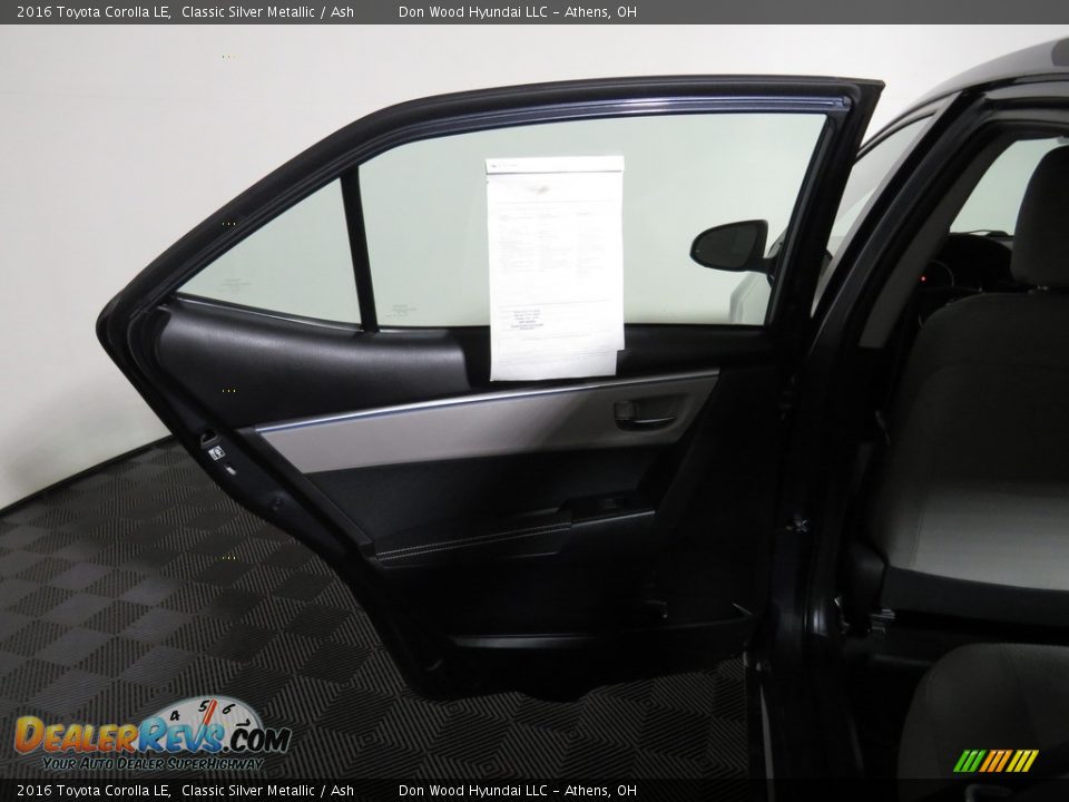2016 Toyota Corolla LE Classic Silver Metallic / Ash Photo #20