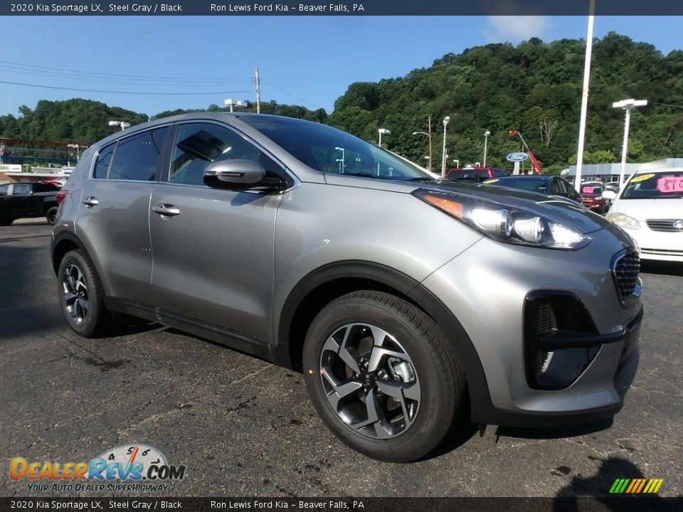 Front 3/4 View of 2020 Kia Sportage LX Photo #9