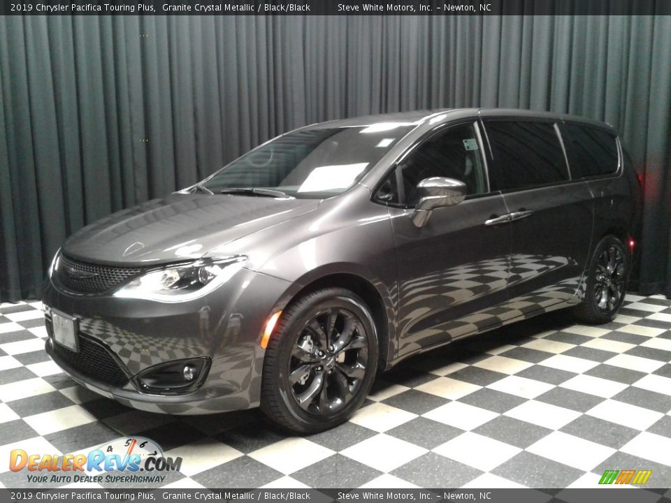 2019 Chrysler Pacifica Touring Plus Granite Crystal Metallic / Black/Black Photo #2