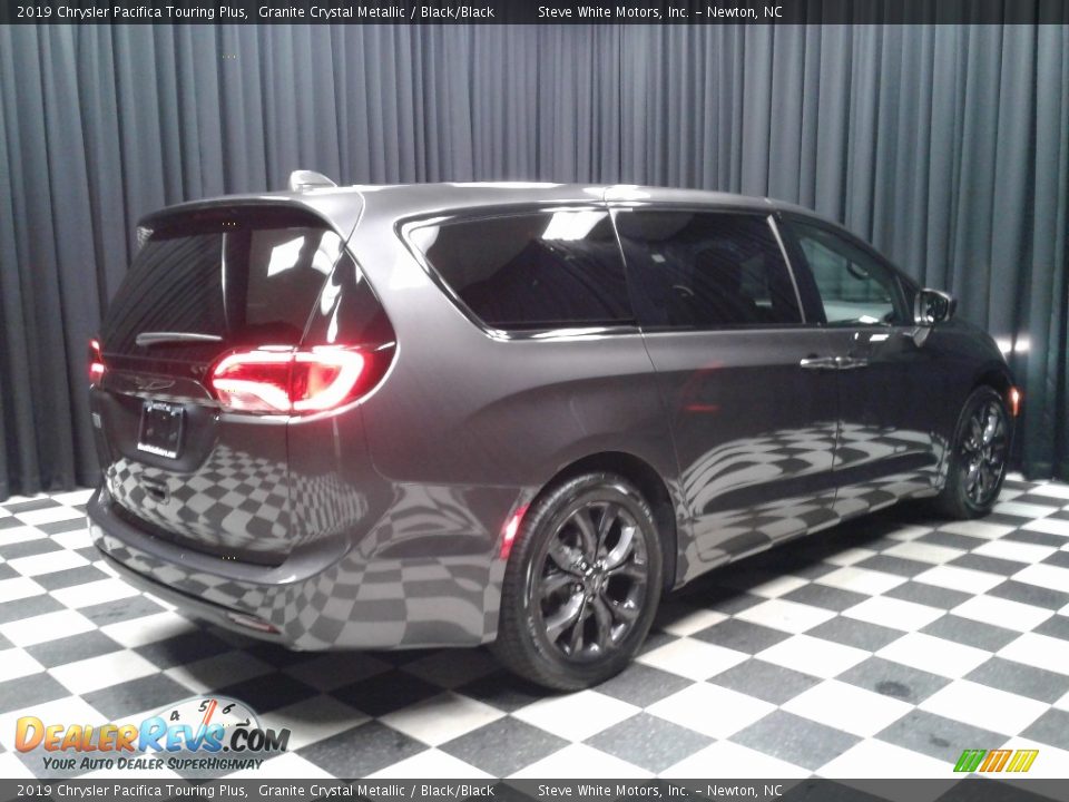 2019 Chrysler Pacifica Touring Plus Granite Crystal Metallic / Black/Black Photo #6