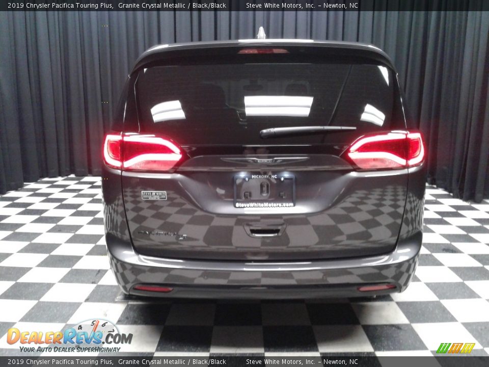 2019 Chrysler Pacifica Touring Plus Granite Crystal Metallic / Black/Black Photo #7