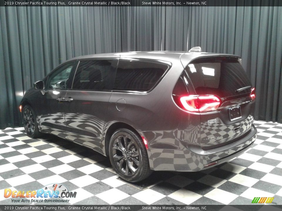 2019 Chrysler Pacifica Touring Plus Granite Crystal Metallic / Black/Black Photo #8