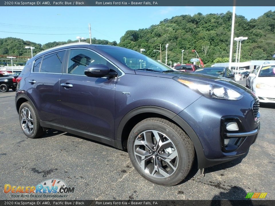 Front 3/4 View of 2020 Kia Sportage EX AWD Photo #10