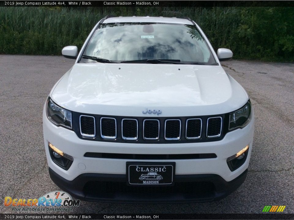 2019 Jeep Compass Latitude 4x4 White / Black Photo #2