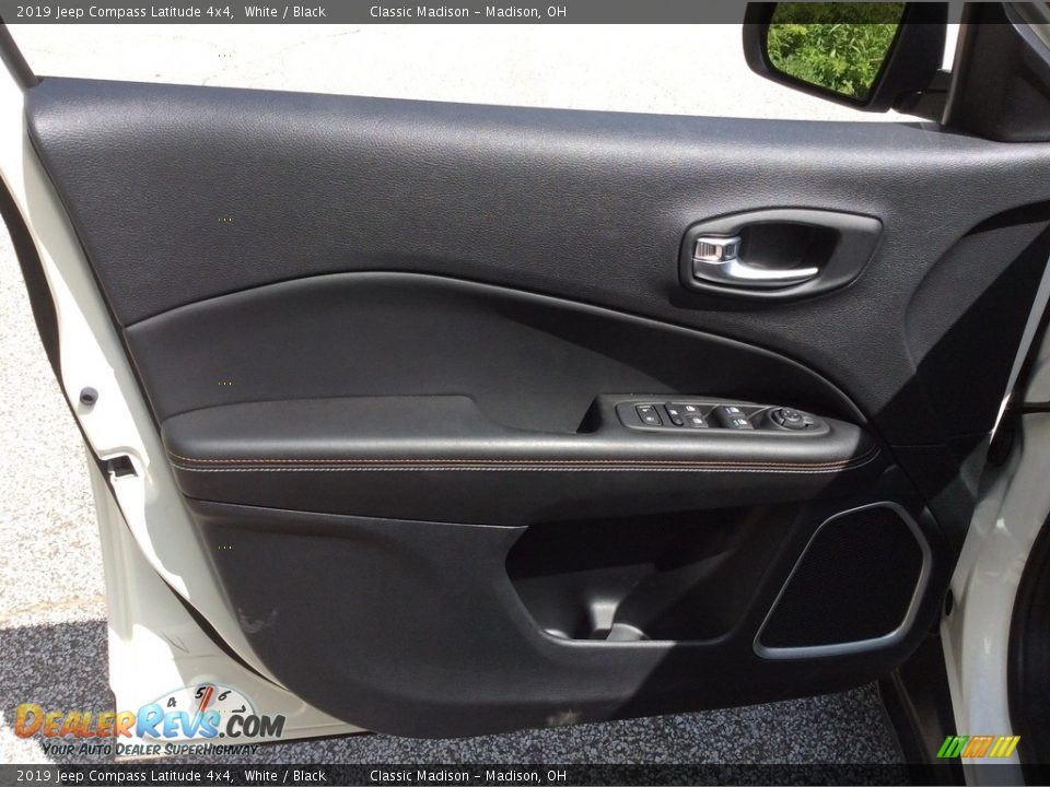 2019 Jeep Compass Latitude 4x4 White / Black Photo #8