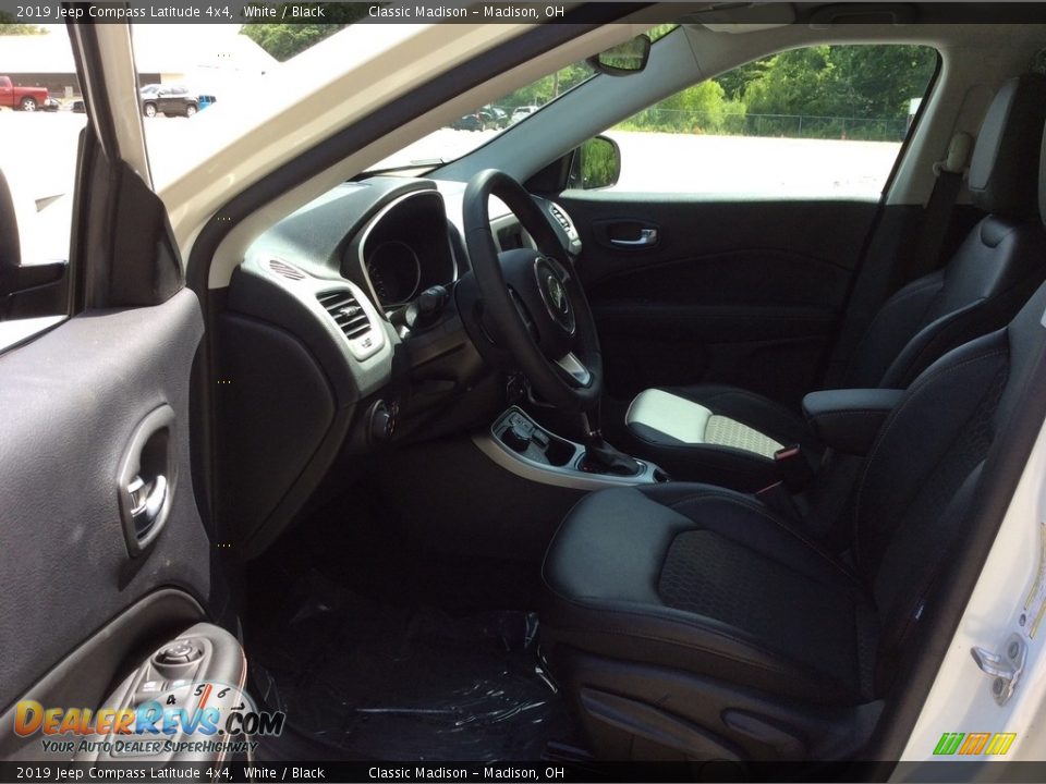 2019 Jeep Compass Latitude 4x4 White / Black Photo #9