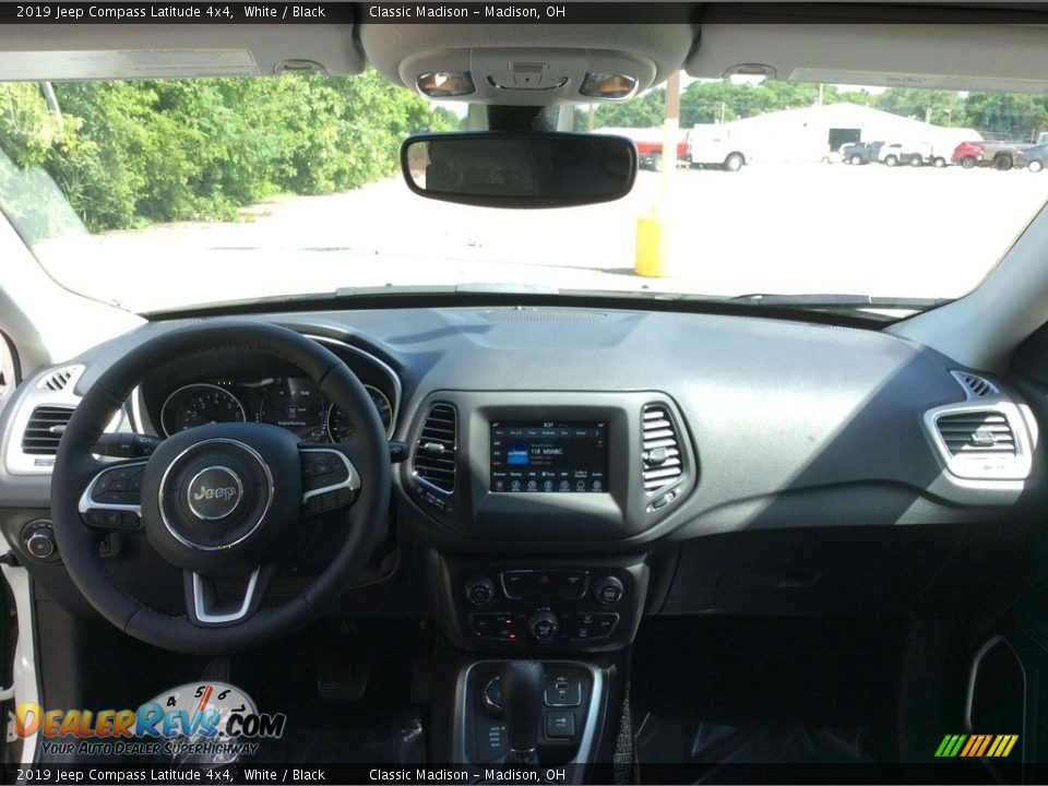 2019 Jeep Compass Latitude 4x4 White / Black Photo #11