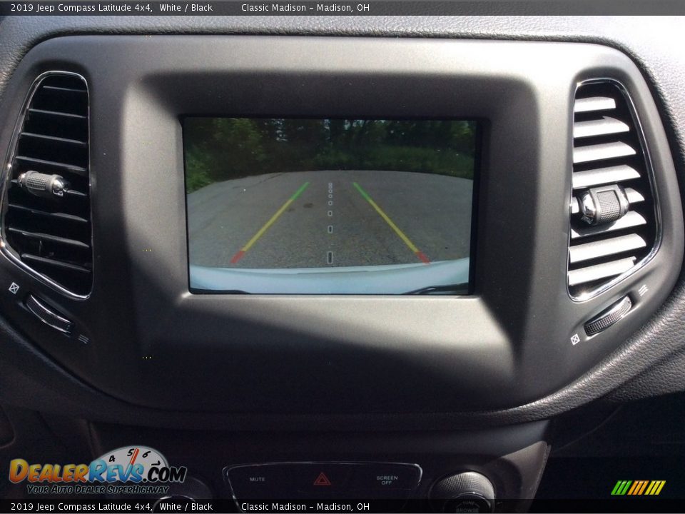 2019 Jeep Compass Latitude 4x4 White / Black Photo #16