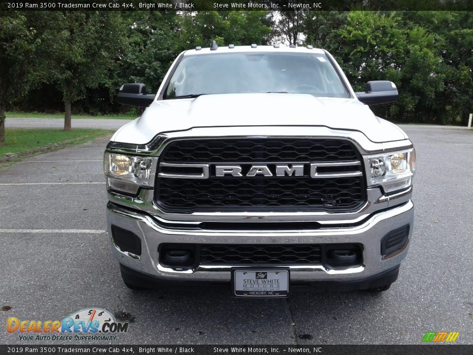 2019 Ram 3500 Tradesman Crew Cab 4x4 Bright White / Black Photo #3