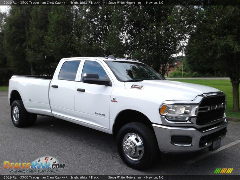 2019 Ram 3500 Tradesman Crew Cab 4x4 Bright White / Black Photo #4